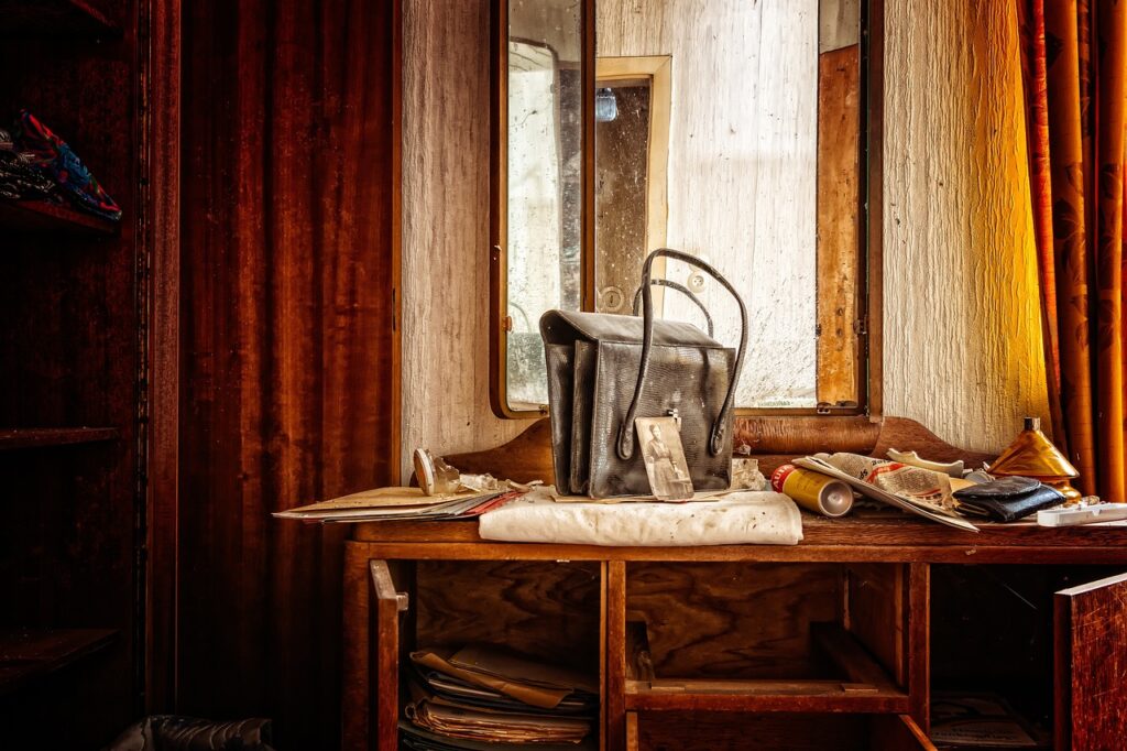 de clutter and organize home with elite janitors cleaning tips